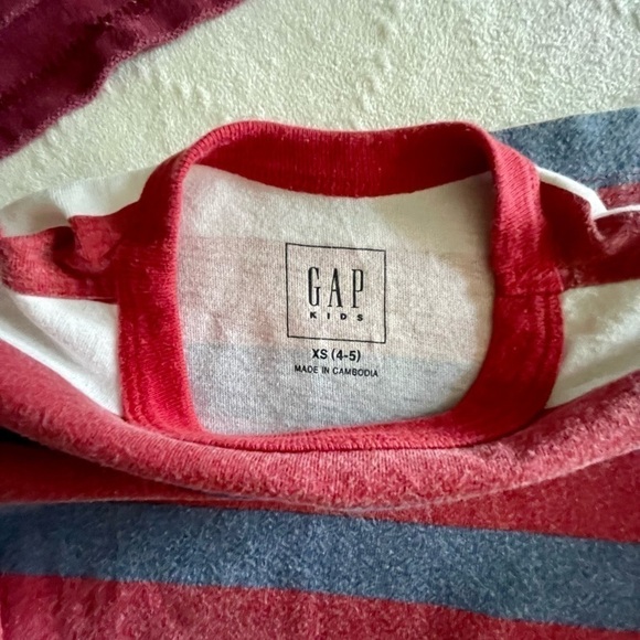 GAPKIDS, BOYS SHIRTS, SIZE 4/5. - Picture 2 of 3